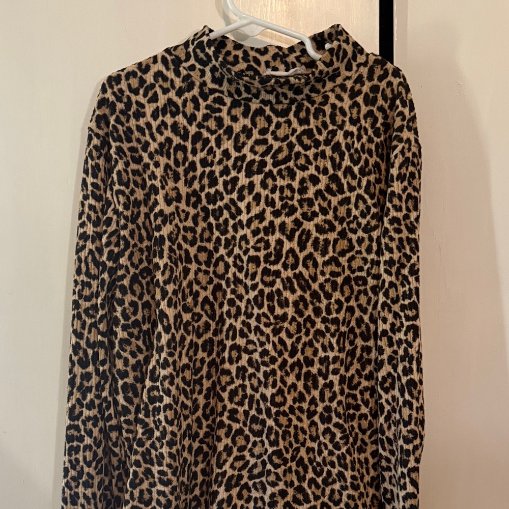 Leopard Print Long Sleeve Top
